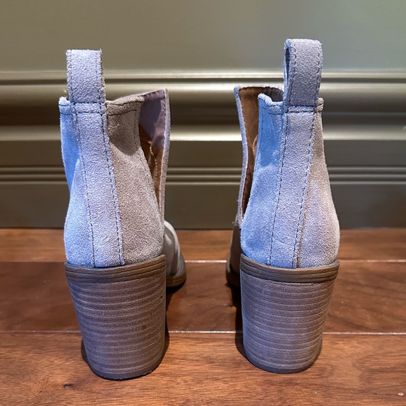 Steve Madden Sharini Bootie in Taupe Suede - Picture 4 of 4